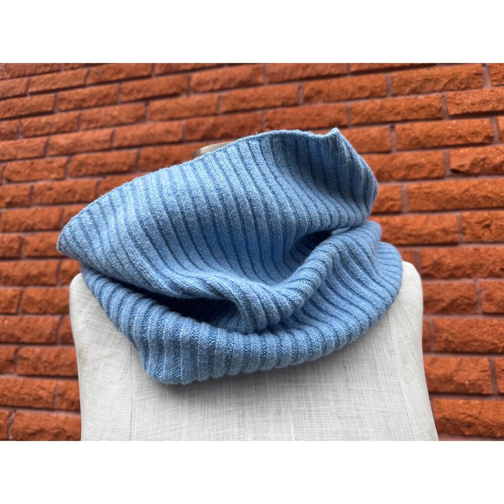 Gap cable knit blue cowl scarf NWT